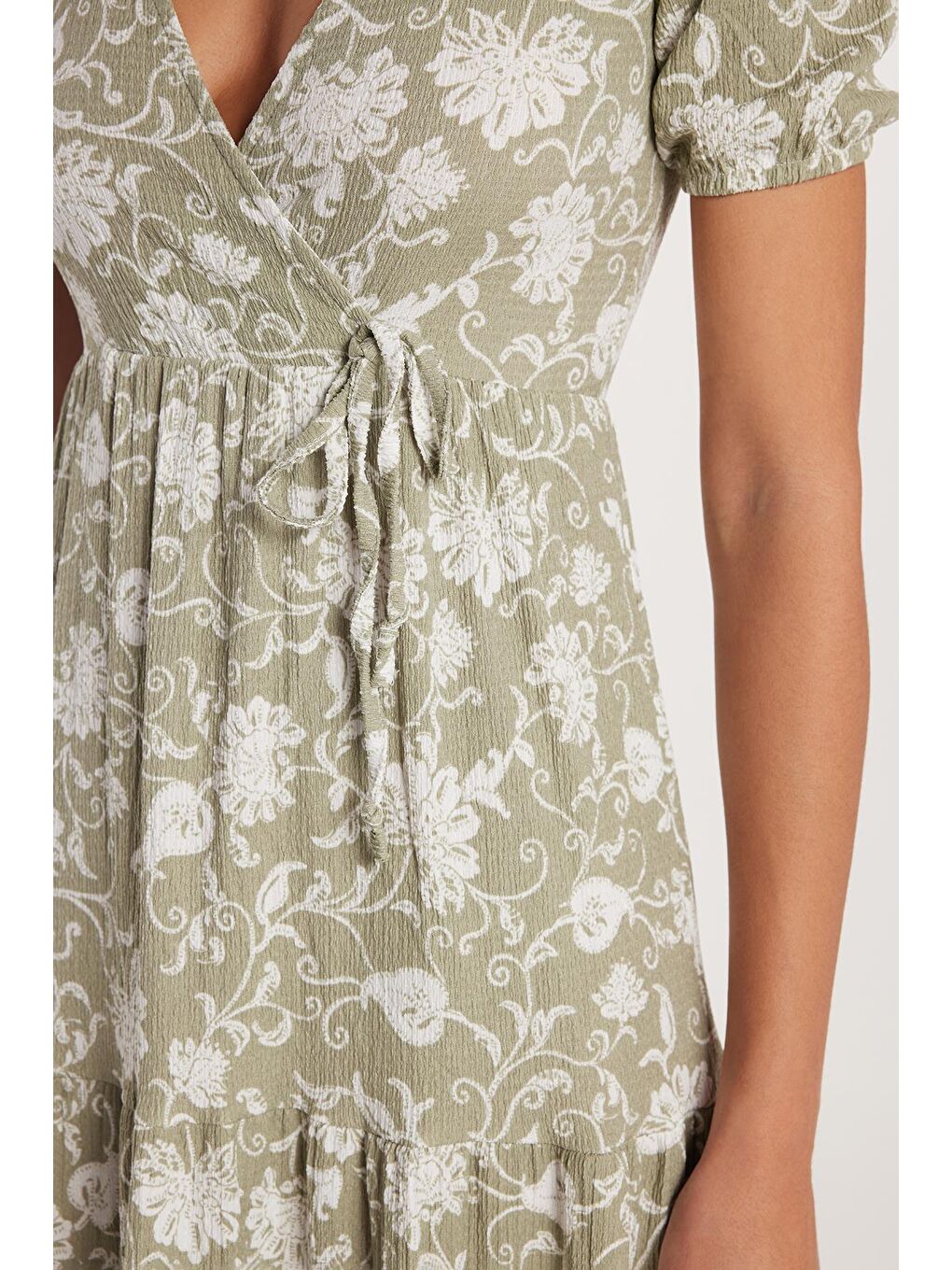 Kadın Slim Fit Dar Kesim Kısa Kollu Baskılı Gofre V Yaka Yeşil Elbise-2