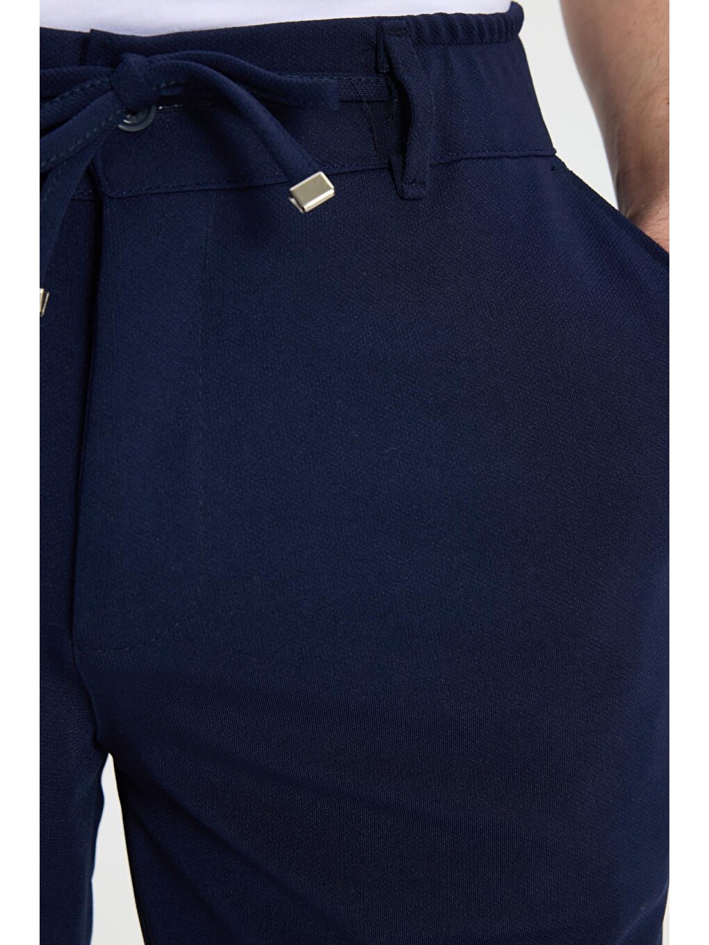 Erkek Slim Fit Dar Kesim Beli Lastikli Bağcık Detaylı Lacivert Pantolon-4