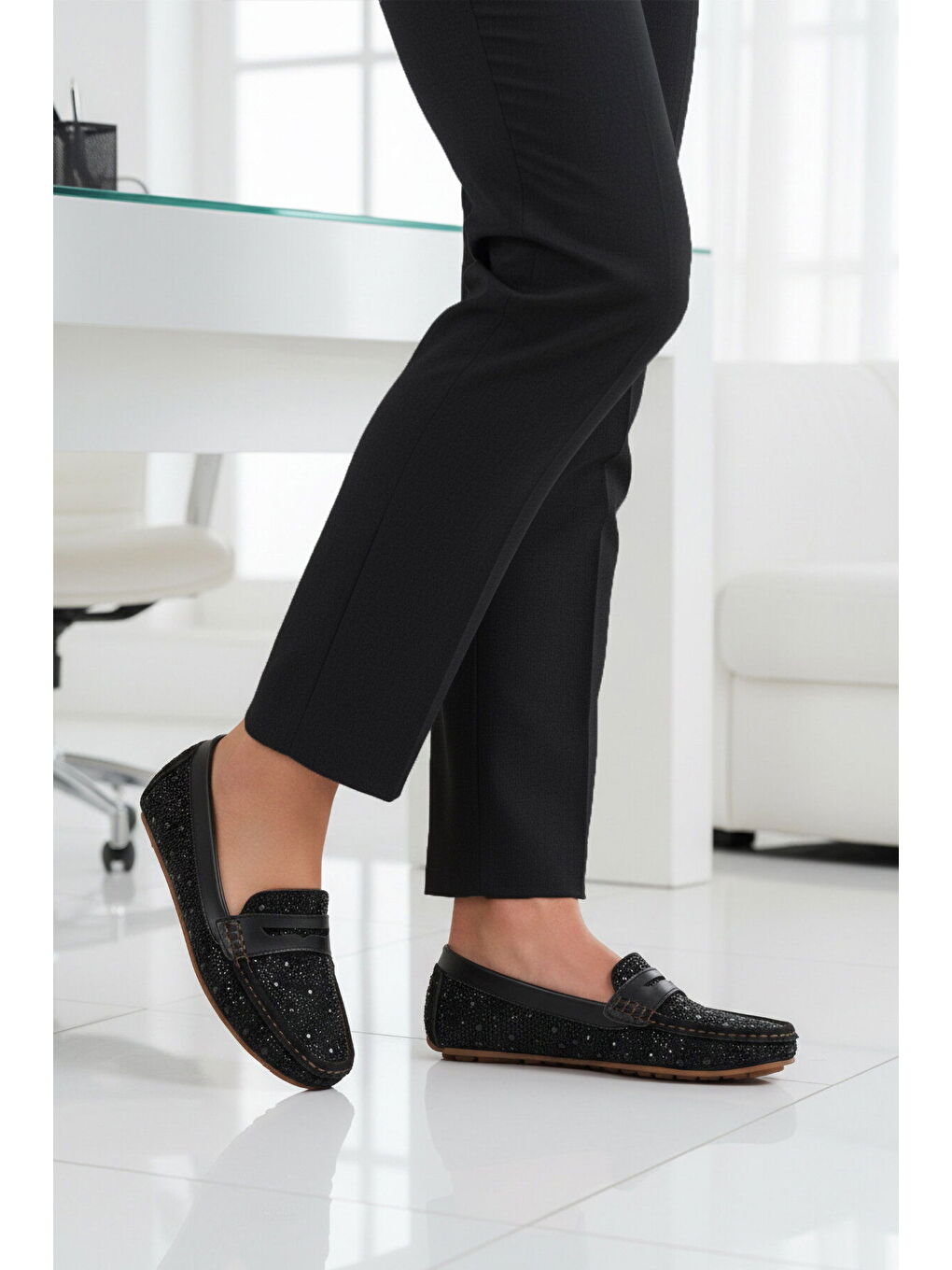 Siyah Taş İşlemeli Hafif Esnek Kadın Babet Ayakkabı 302122 Z-2
