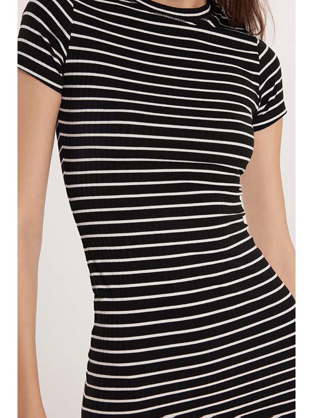 Karışık Kadın Slim Fit Dar Kesim Kısa Kollu Bisiklet Yaka Çizgili Elbise-2