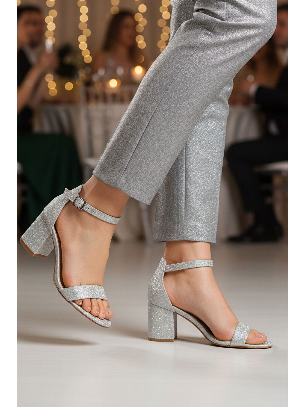 Gri Gümüş Simli Kadın Topuklu Abiye Ayakkabı 325157 Z-2