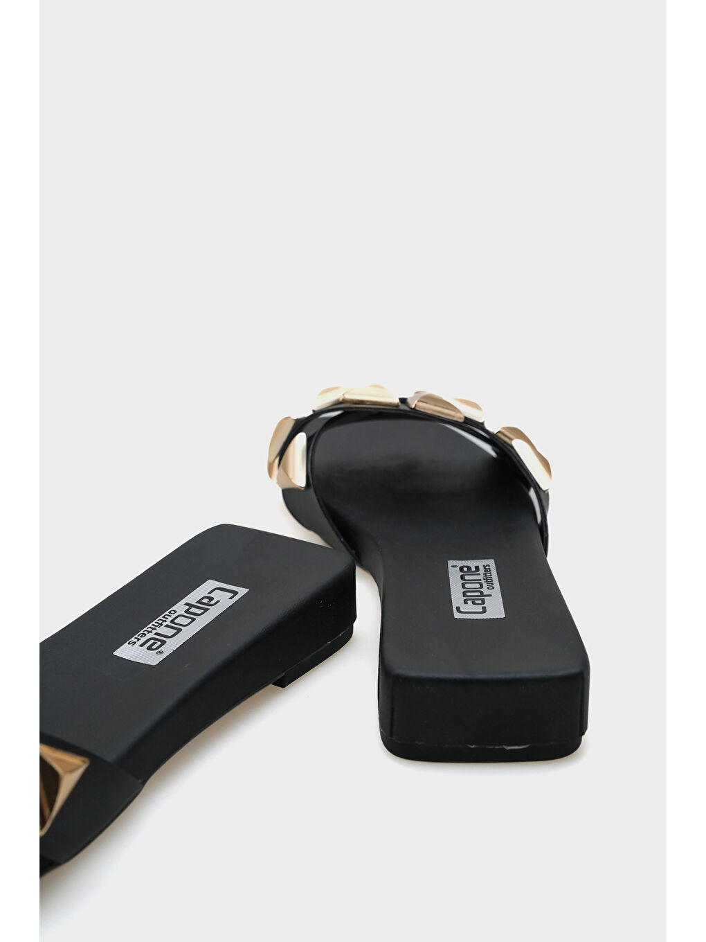 Siyah Manon Küt Burunlu Metal Aksesuarlı Kısa Topuklu Konfor Kadın Terlik-6