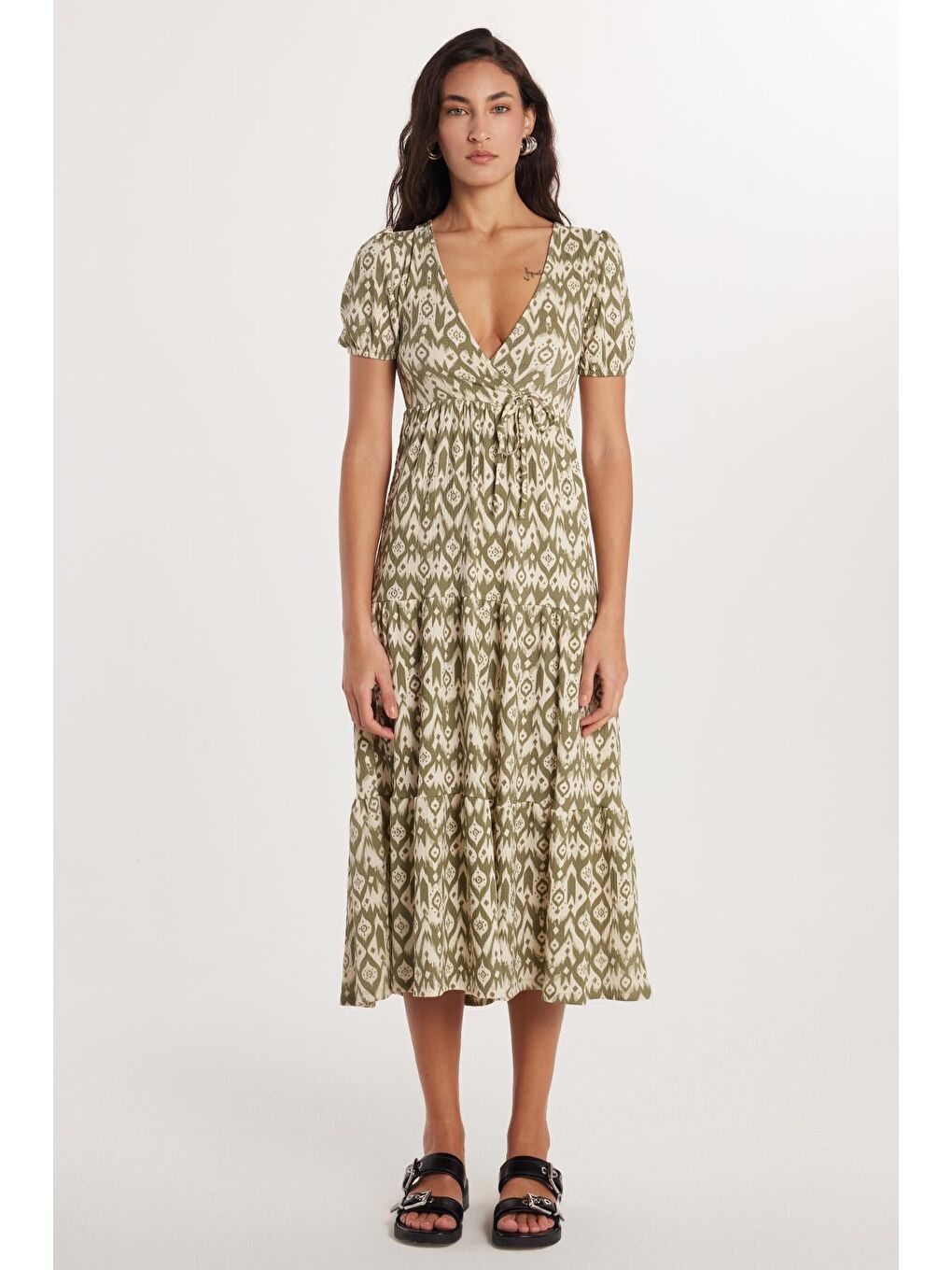 Kadın Slim Fit Dar Kesim Kısa Kollu Baskılı Gofre V Yaka Haki Elbise-3