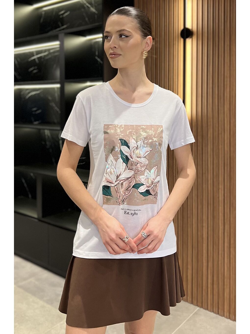 Beyaz Ön Baskılı Kadın Tişört-1