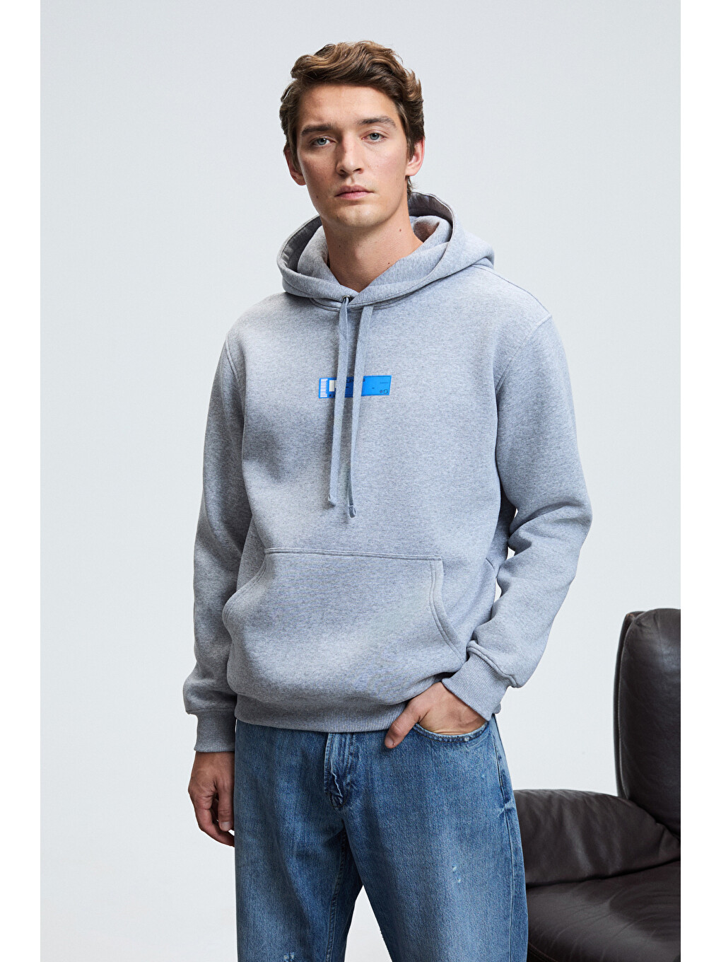 Leland Erkek Kapüşonlu Kanguru Cepli Göğsü Nakışlı Regular Fit Gri Melanj Sweatshirt-2