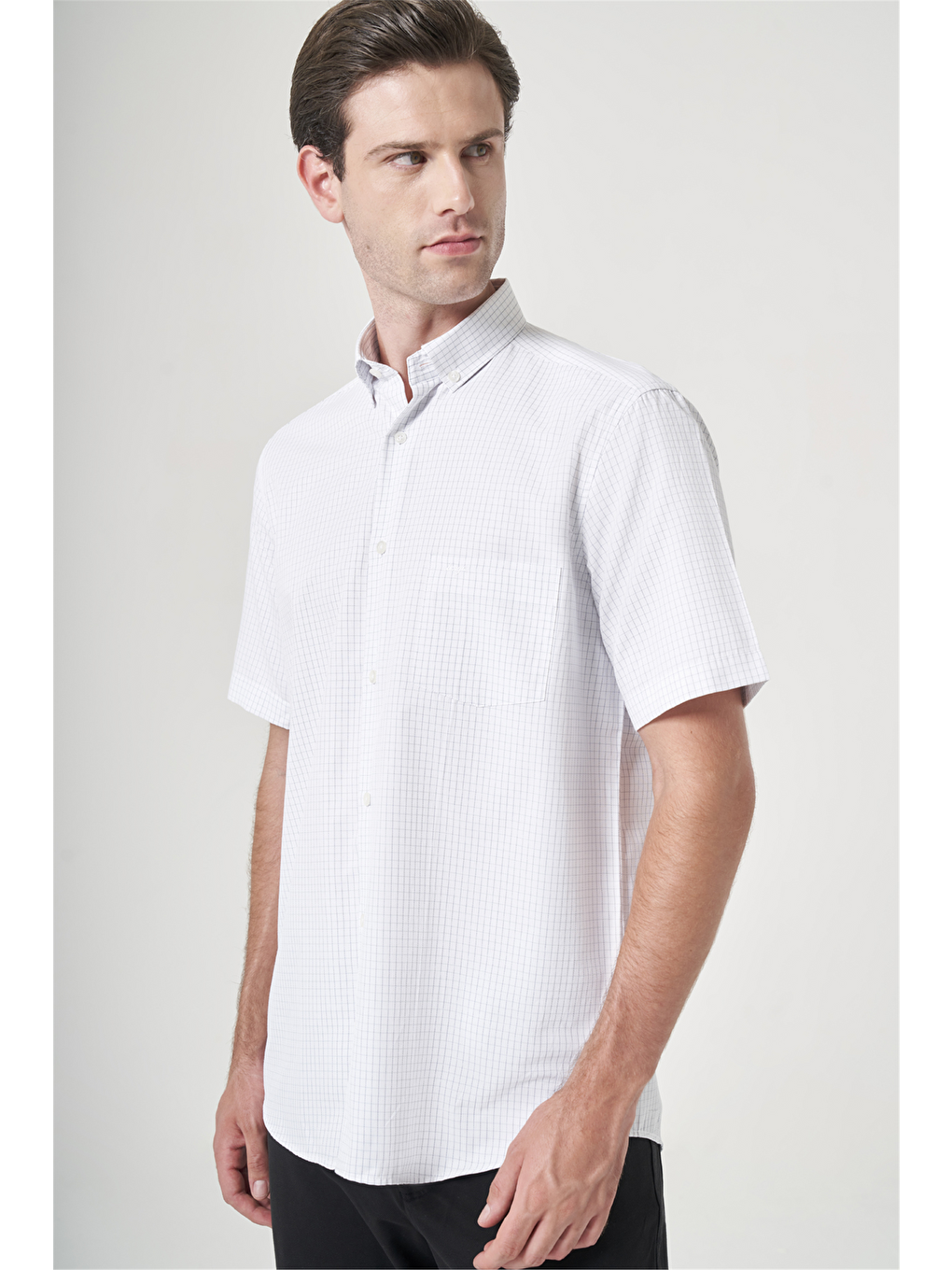 Beyaz-lacivert Düğmeli Yaka Kısa Kol Cepli Comfort Fit Pamuklu Gömlek 1004260185-2