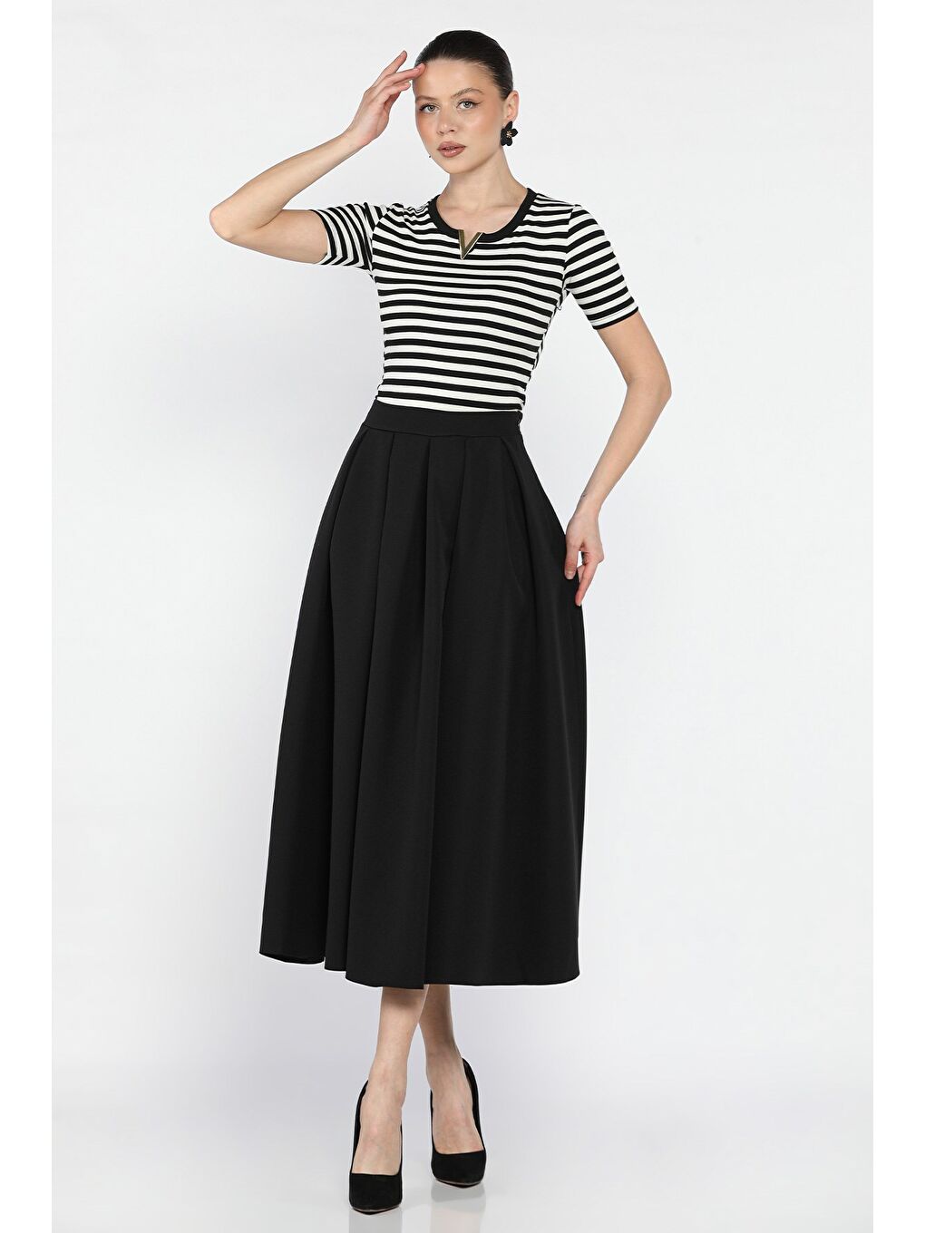 Siyah Kadın Yan Fermuarlı Pileli Etek-1
