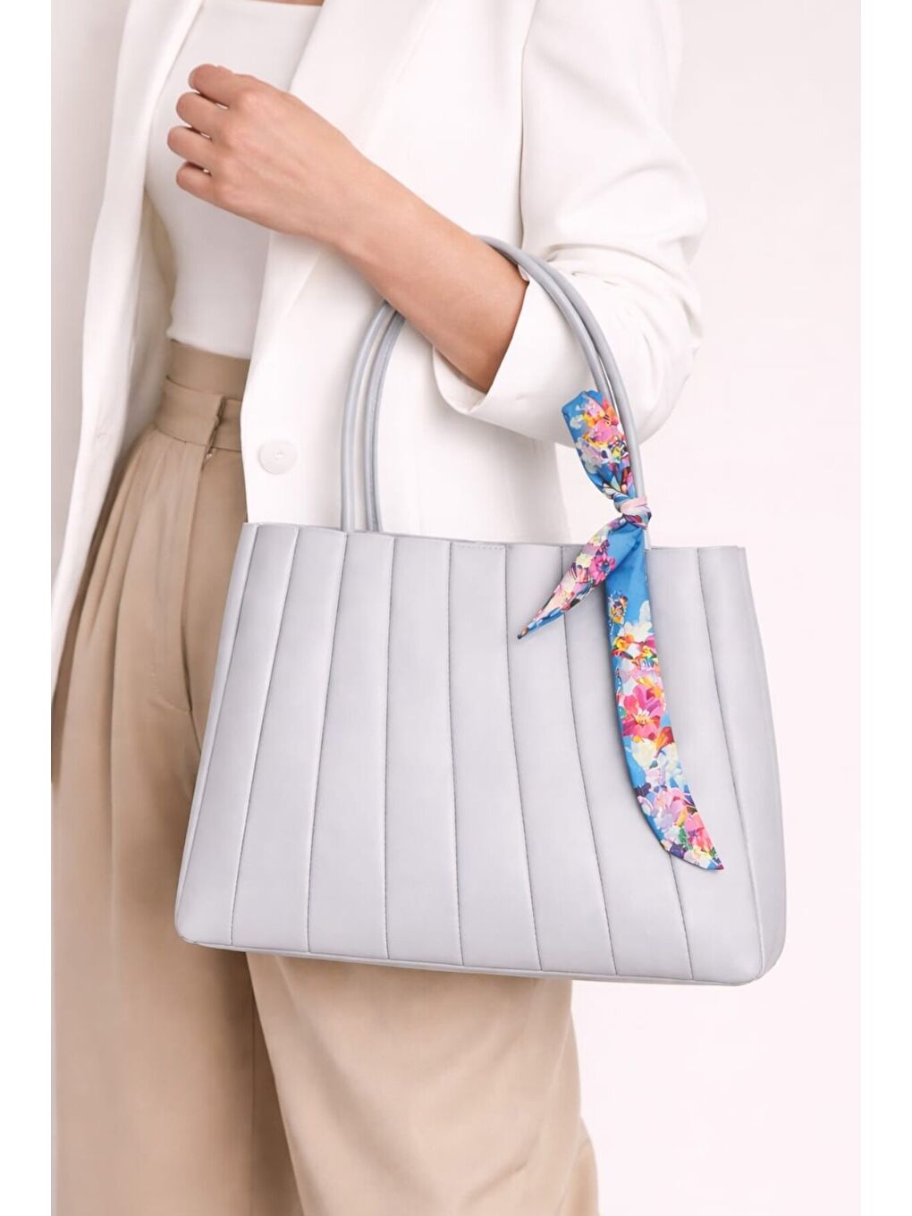 Gri Kadın Piliseli Omuz Çantası ve Cüzdan Seti - Desenli Eşarp Detaylı El ve Kol Çantası 12679-3