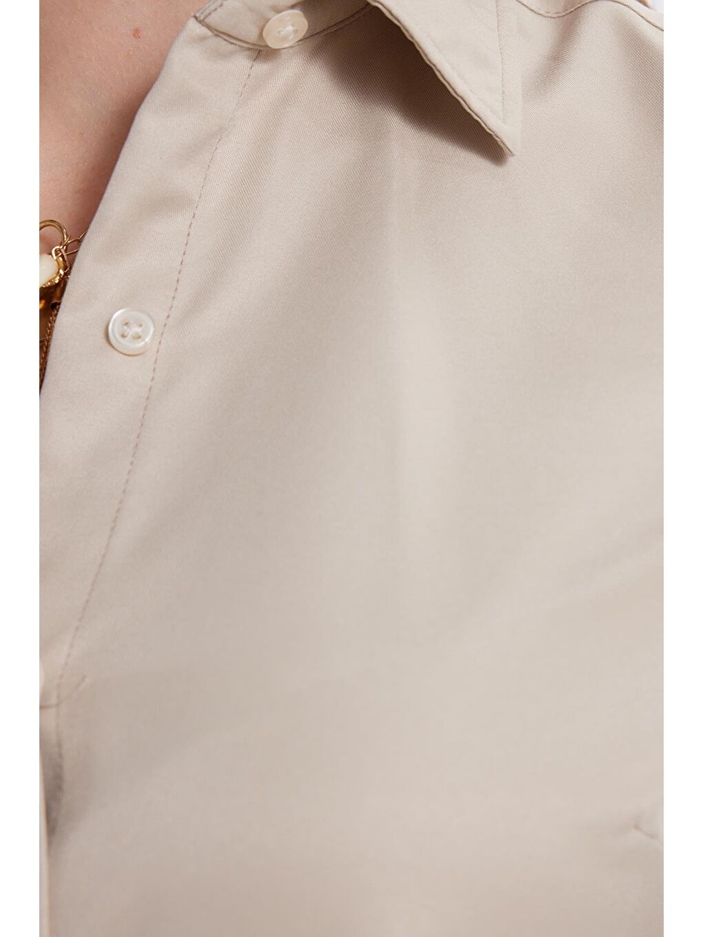 Kadın Slim Fit Dar Kesim Vücuda Oturan Uzun Kollu Açık Bej Basic Gömlek-4