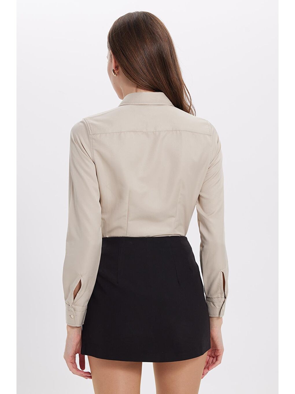 Kadın Slim Fit Dar Kesim Vücuda Oturan Uzun Kollu Açık Bej Basic Gömlek-6