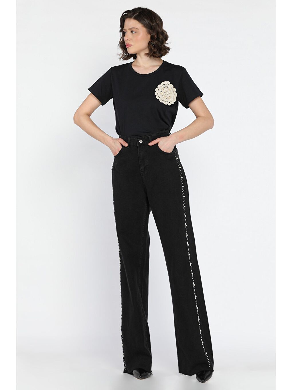 Siyah Kadın Kesik Paça Taş İşlemeli Jean Pantolon-1