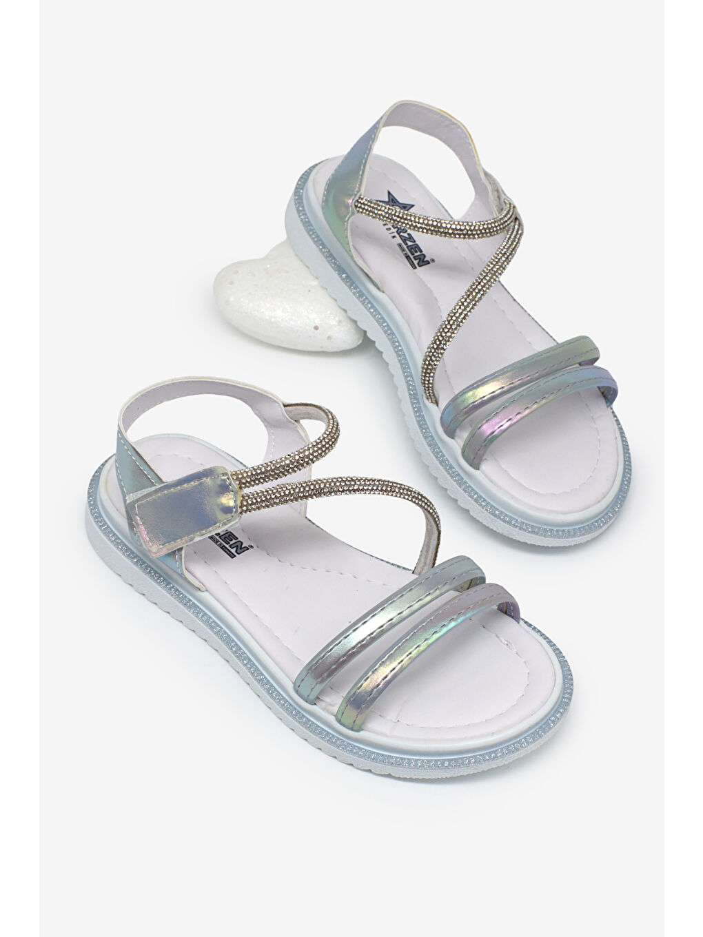 Gri Çocuk Unisex Gümüş Çocuk Sim Detaylı Sandalet