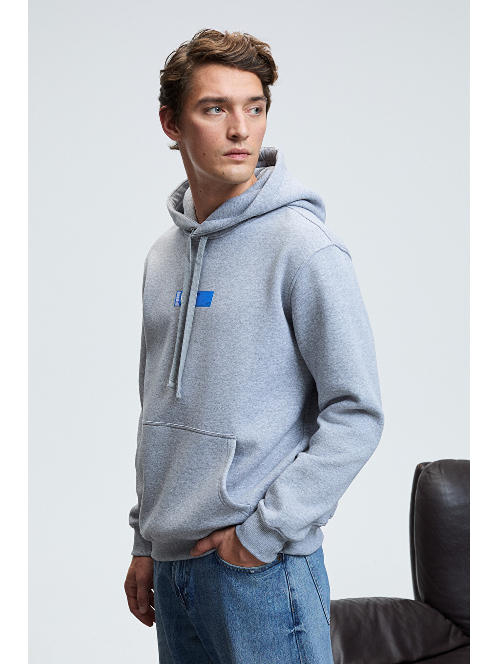 Leland Erkek Kapüşonlu Kanguru Cepli Göğsü Nakışlı Regular Fit Gri Melanj Sweatshirt-4
