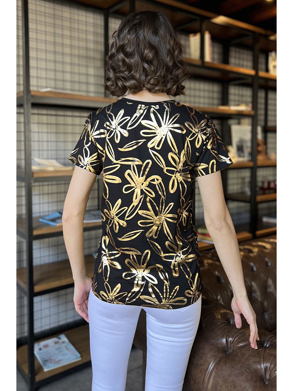 Siyah Kadın Bisiklet Yaka Varak Baskılı Tişört-2