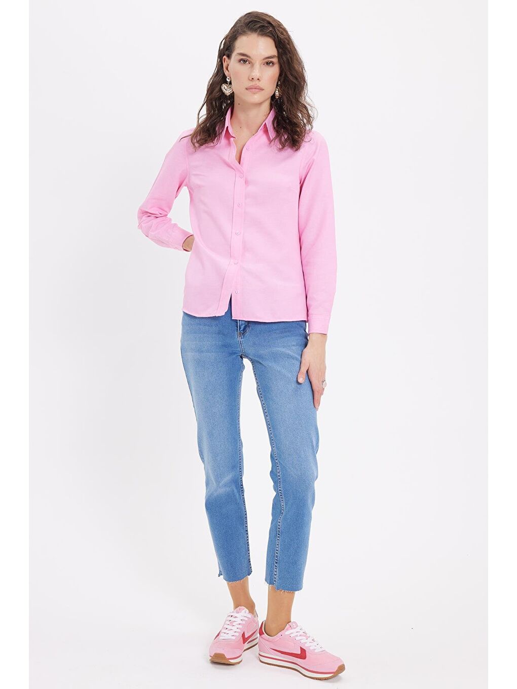 Kadın Slim Fit Dar Kesim Uzun Kollu Pamuklu Vücuda Oturan Dokulu Pembe Basic Gömlek-4