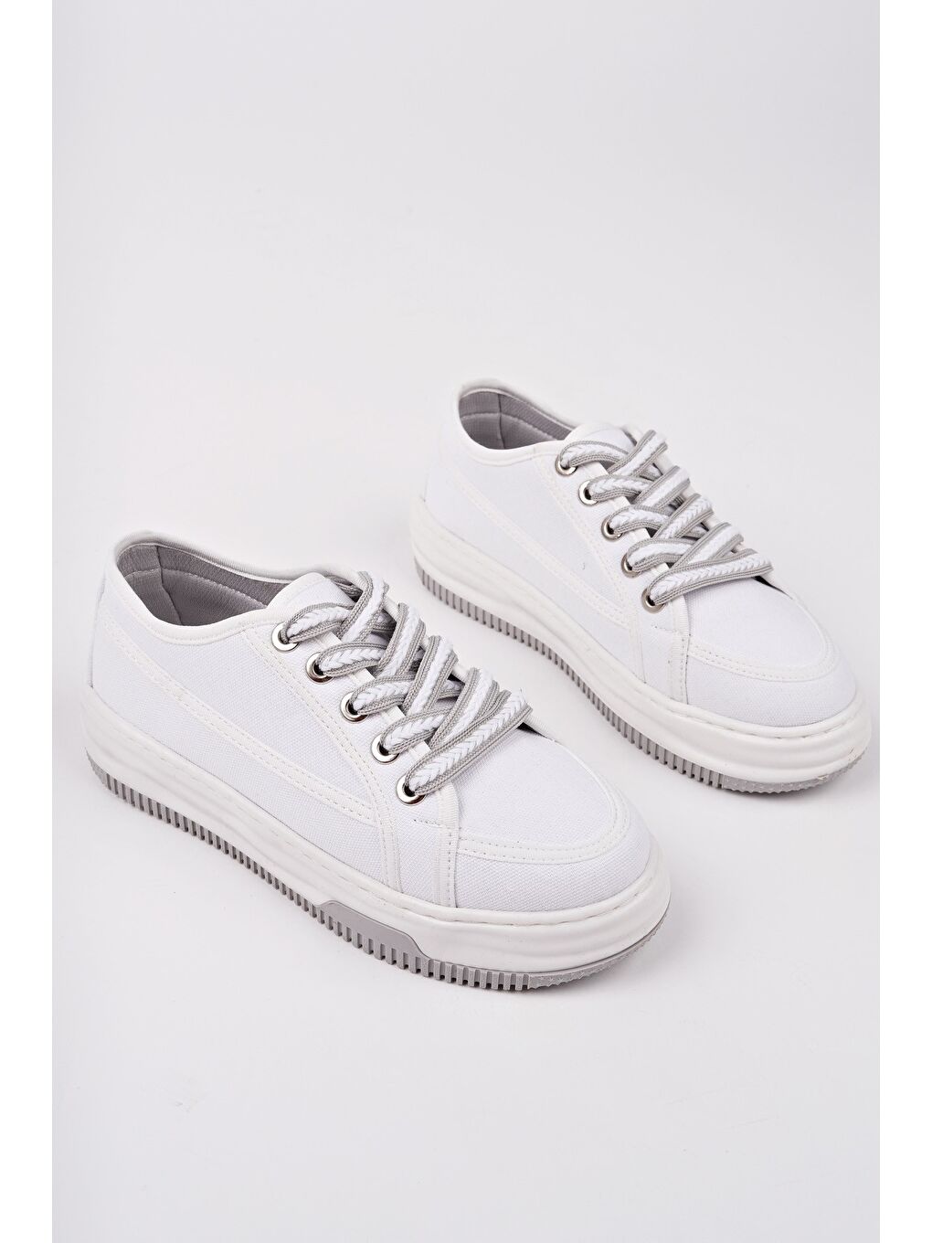 Beyaz CARİNA Kalın Taban Bağcıklı Kadın Günlük Sneaker Spor Ayakkabı