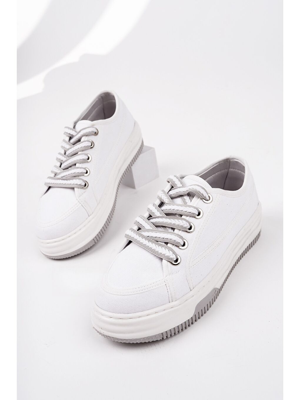 Beyaz CARİNA Kalın Taban Bağcıklı Kadın Günlük Sneaker Spor Ayakkabı-1