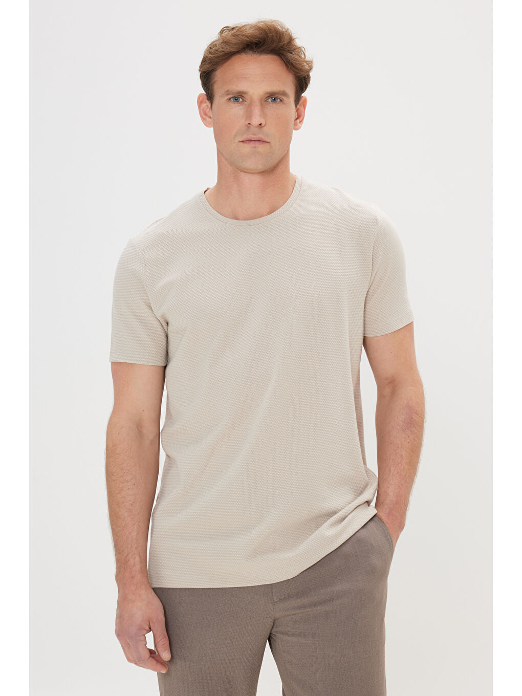 Erkek Bej Slim Fit Dar Kesim Bisiklet Yaka Kısa Kollu Yumuşak Tuşeli Basic Tişört-2