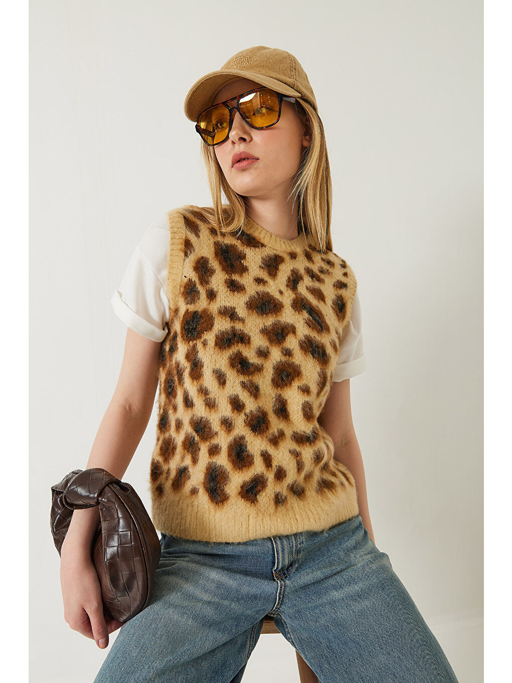 Sarı Kadın Şardonlu Leopar Desenli Süveter-3