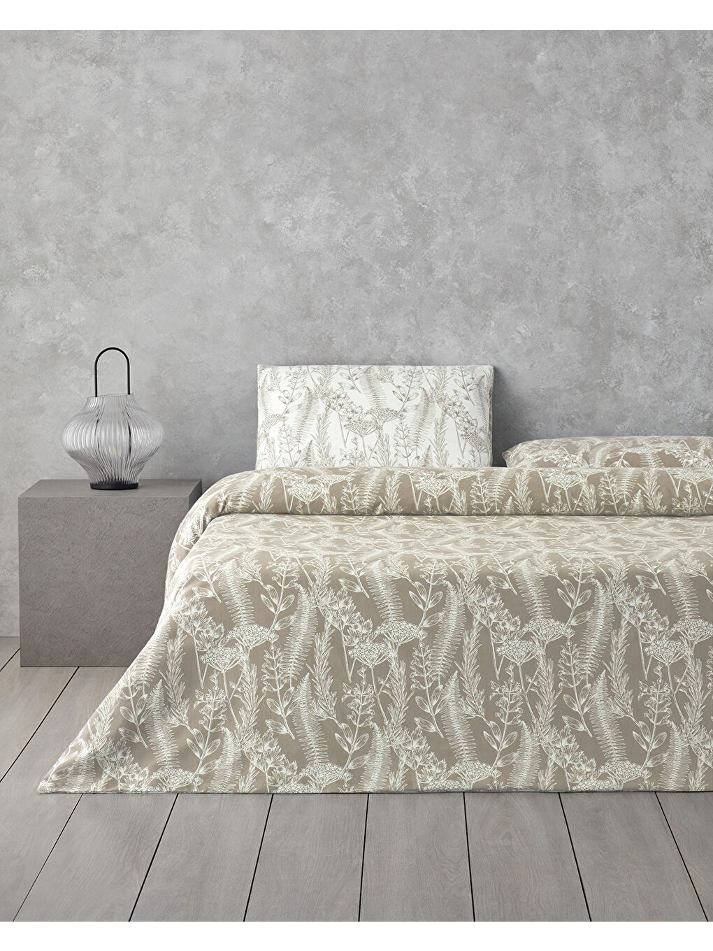 Botanical Spring Kolay Ütülenir Çift Kişilik Nevresim Takımı 200x220 cm Bej-1