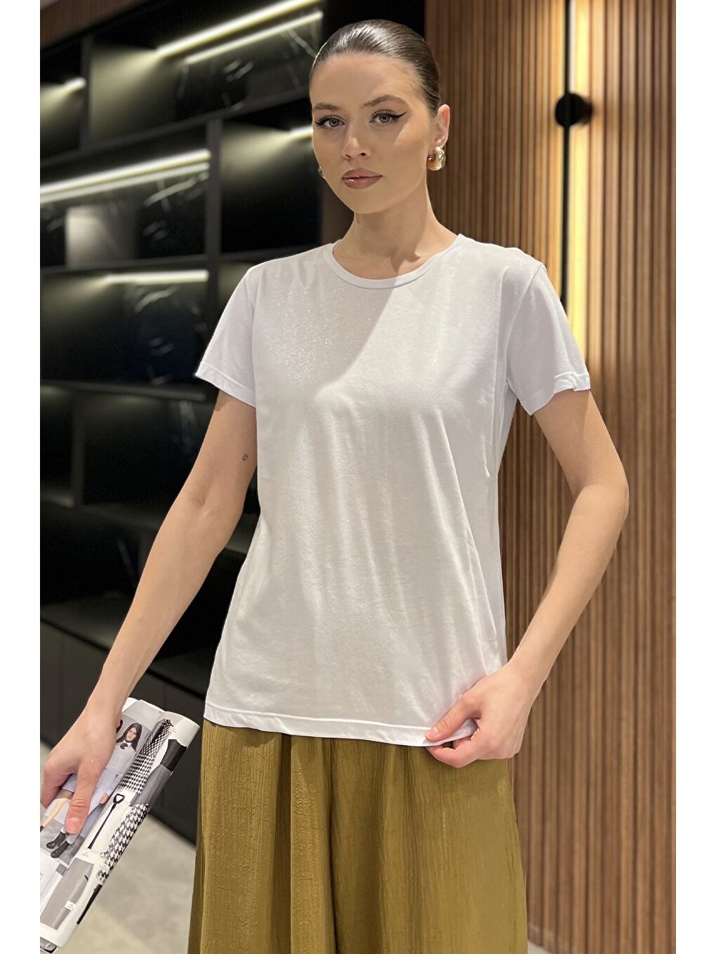 Beyaz Kadın Bisiklet Yaka Basic Tişört-1