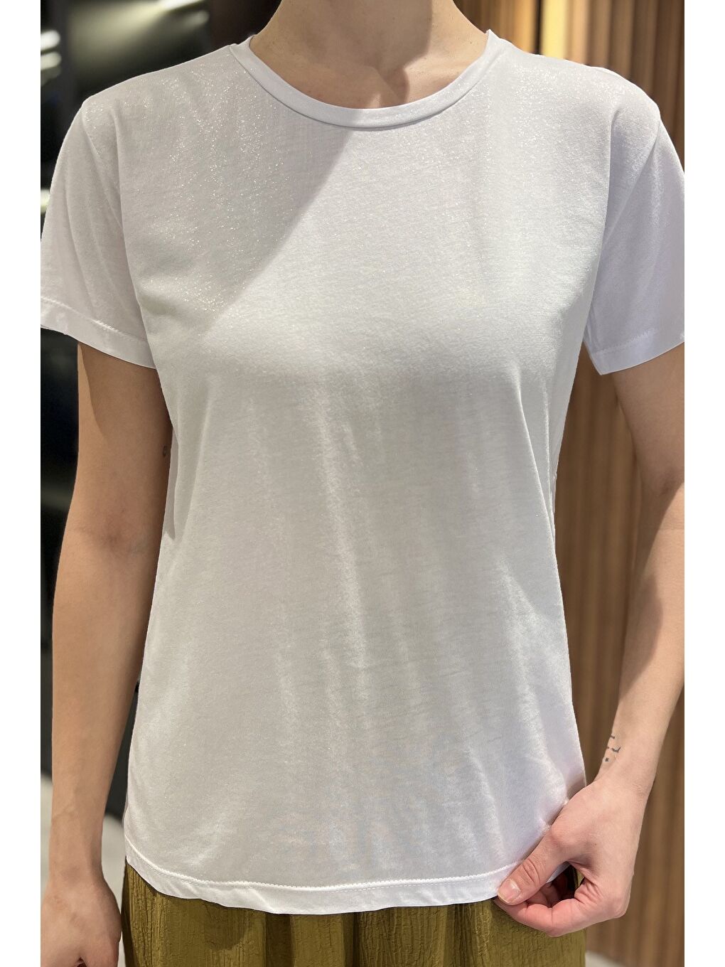 Beyaz Kadın Bisiklet Yaka Basic Tişört-3