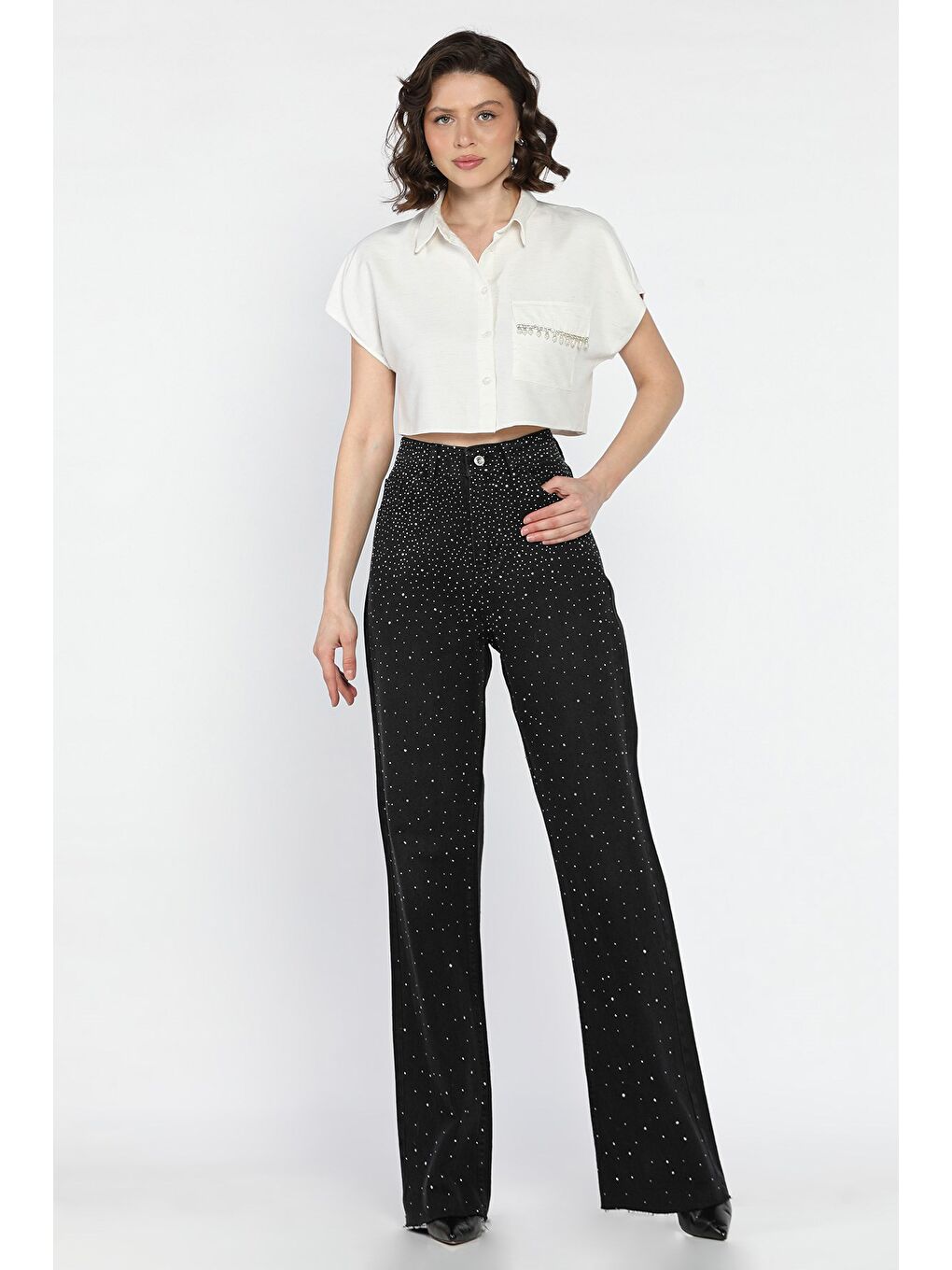 Siyah Kadın Taş İşlemeli Kesik Paça Jean Pantolon-1