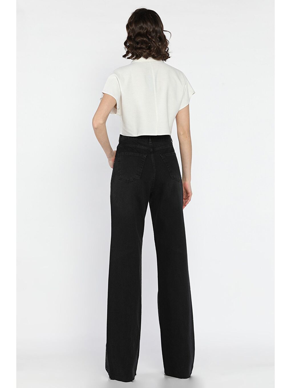 Siyah Kadın Taş İşlemeli Kesik Paça Jean Pantolon-3