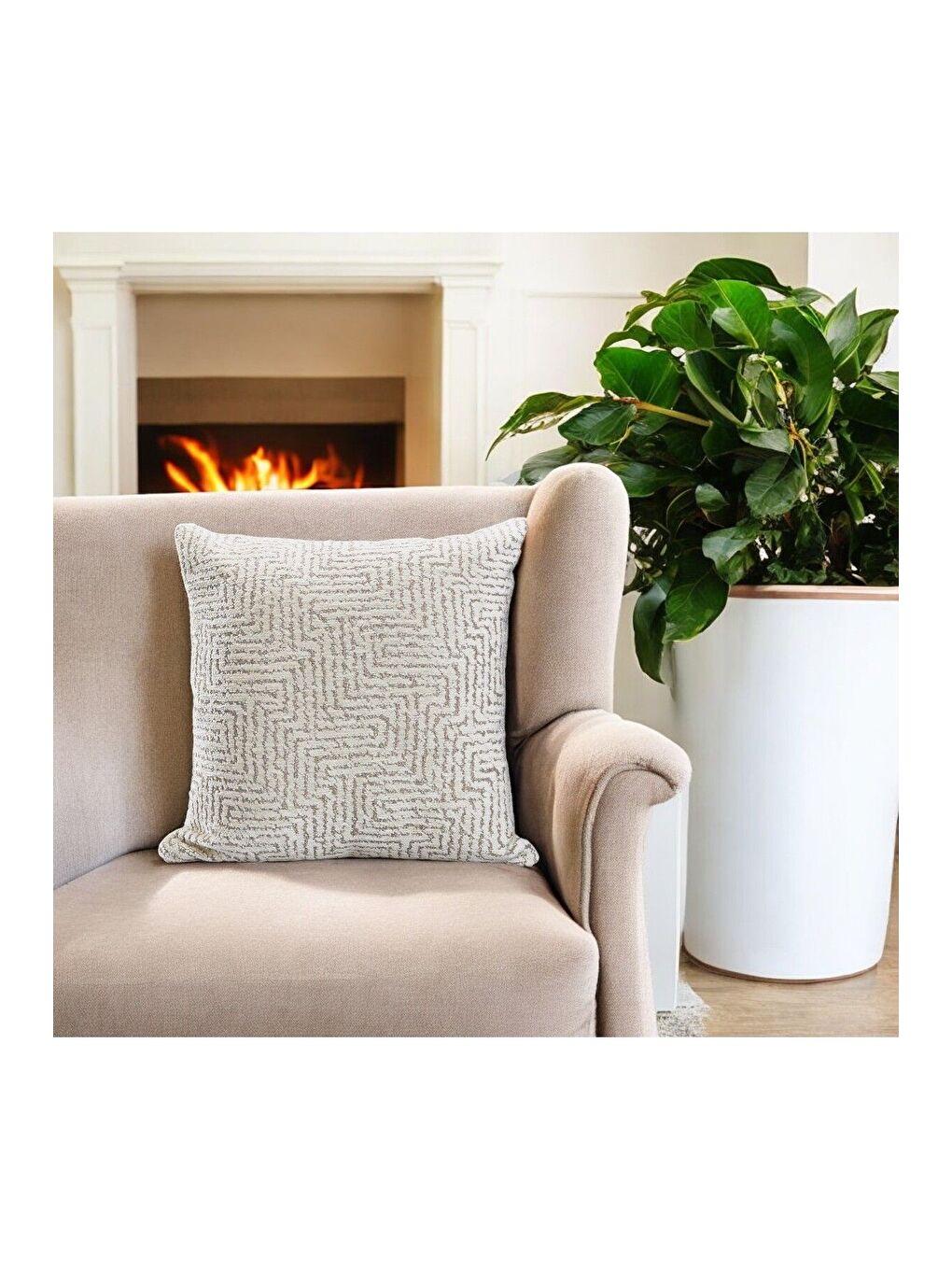 Labirent Desenli Açık Gri Dokuma Kırlent Kılıfı 43x43 cm