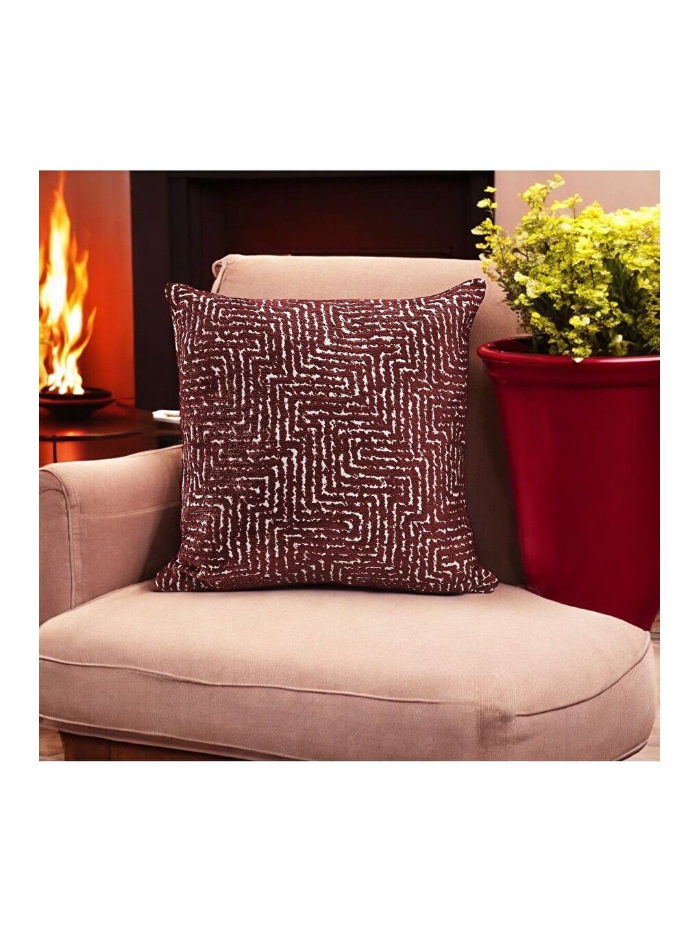 Labirent Desenli Bordo Dokuma Kırlent Kılıfı 43x43 cm