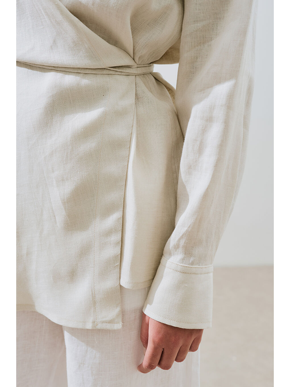 Bej Keten Bağlama Detaylı Gömlek Taş-5