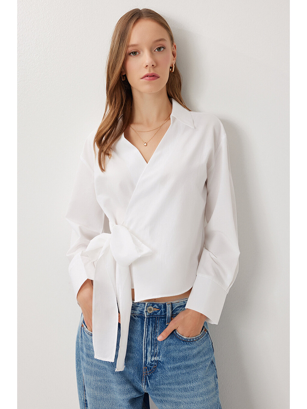 Beyaz Gömlek Yaka Anvelop Poplin Bluz BEYAZ LZV0040-1