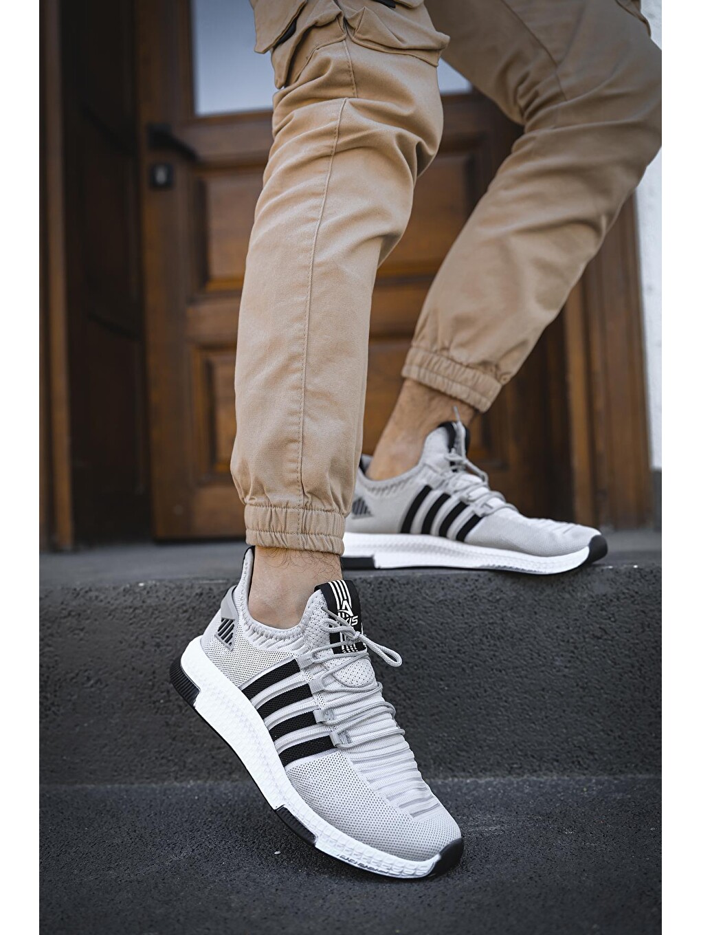 Gri Ald Şerit Detaylı Kalın Taban Erkek Sneaker