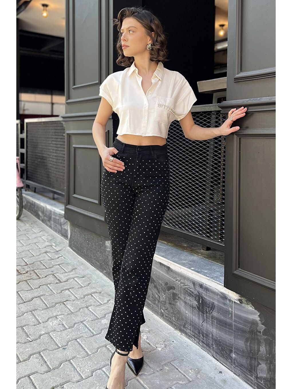 Siyah Kadın Yüksek Bel Taş İşlemeli Yırtmaç Detaylı Jean Pantolon-1