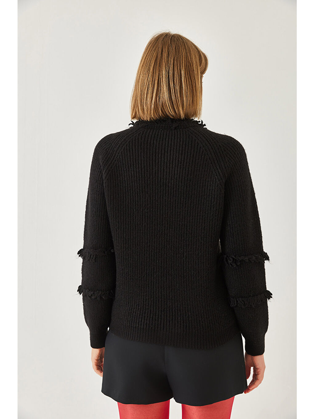 Siyah Kadın Yaka ve Kol Saçaklı Triko Kazak-6