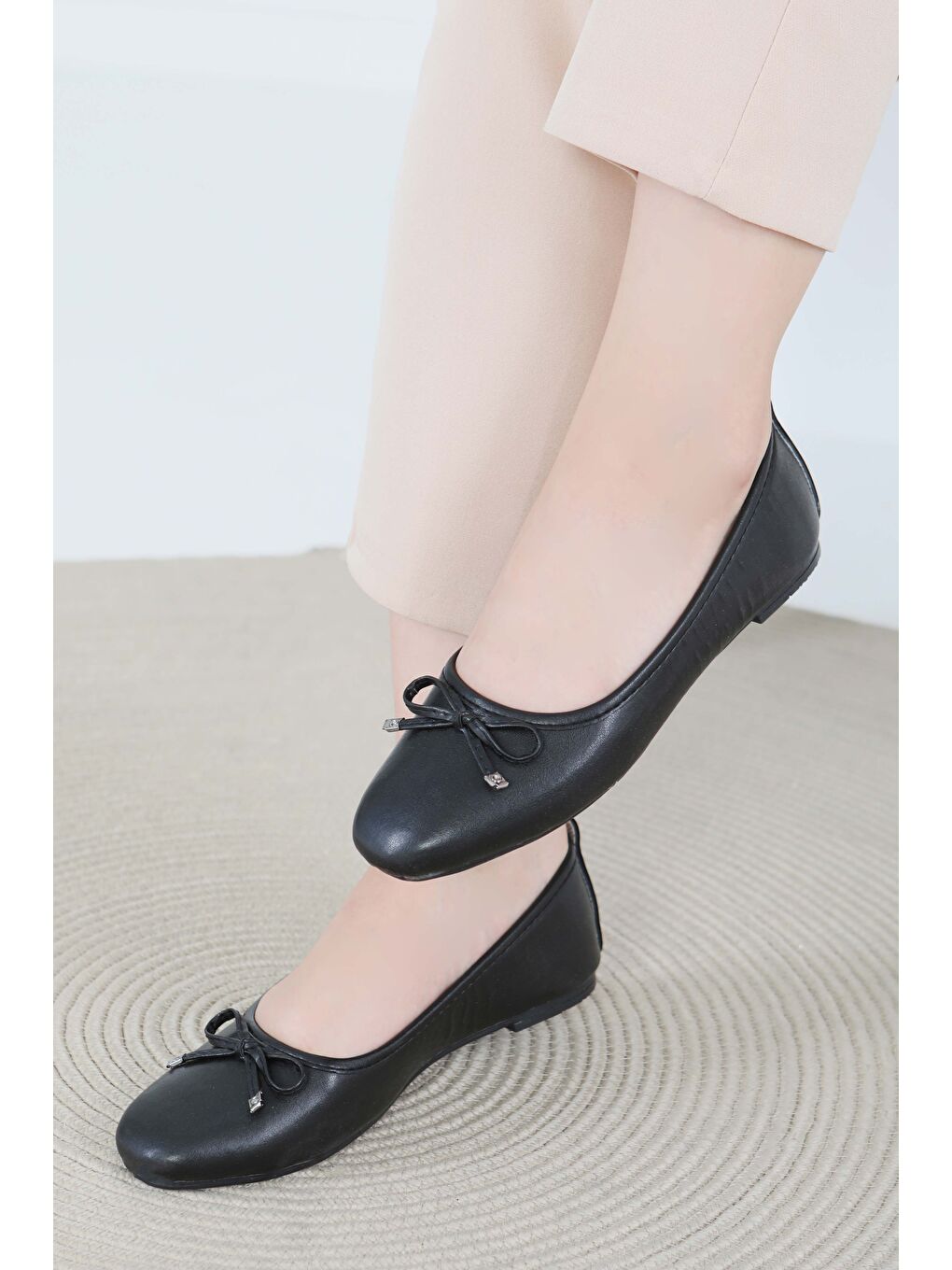 Kadın Siyah Fiyonklu Babet - 27476