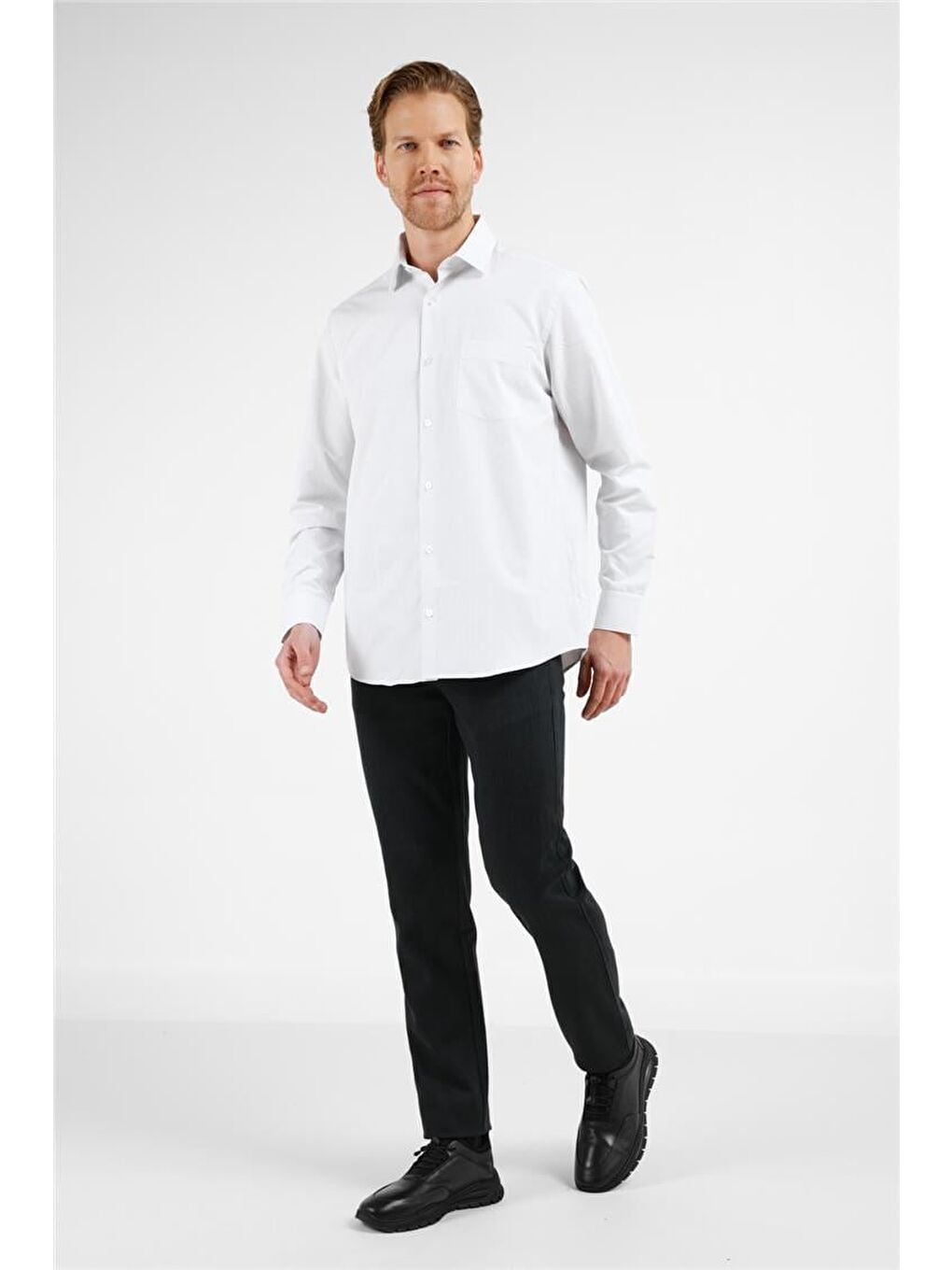 Optik Beyaz  Sert Yaka Uzun Kol Cepli Comfort Fit Pamuklu Gömlek 1004255227-1