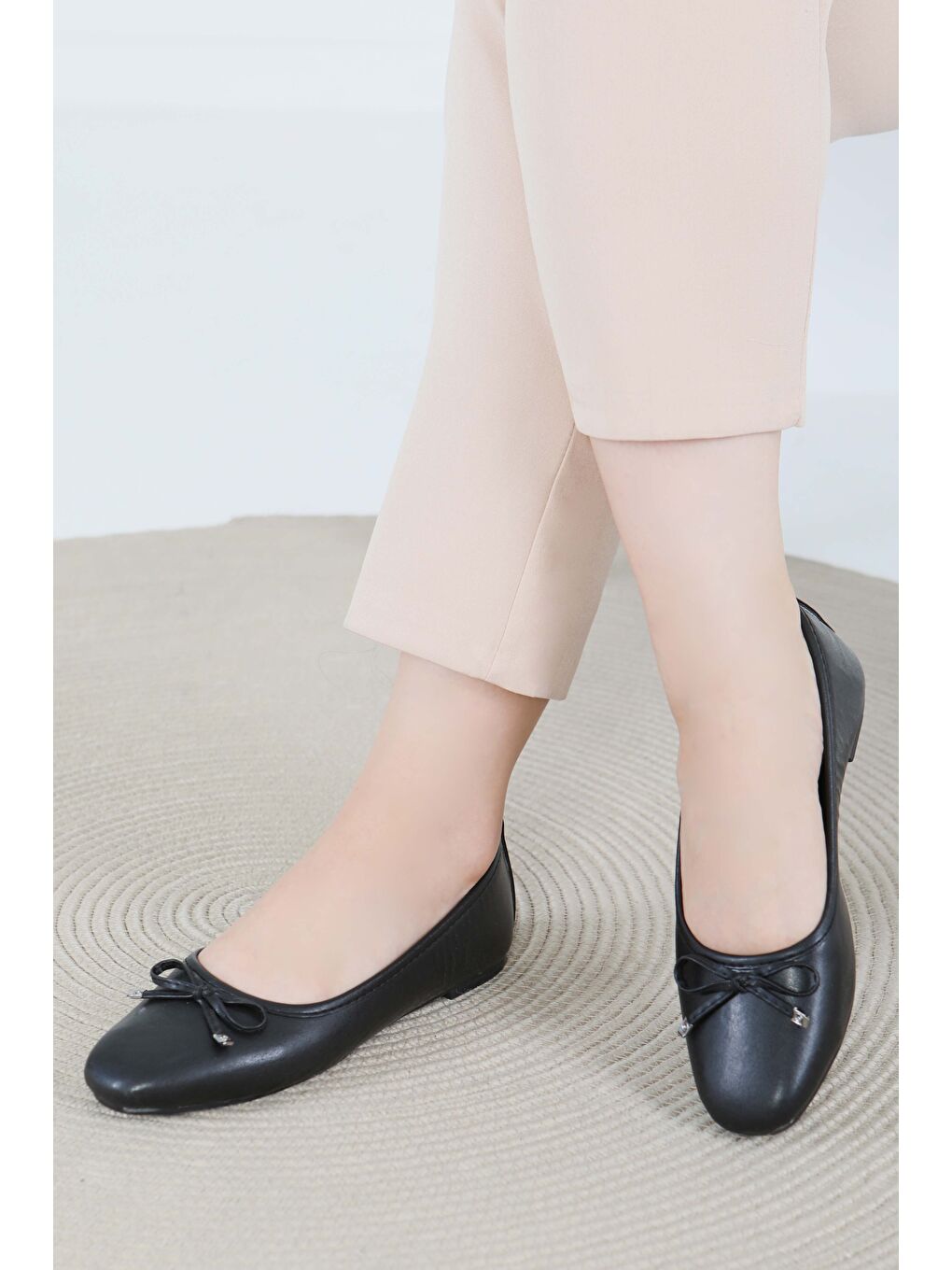 Kadın Siyah Fiyonklu Babet - 27476-1