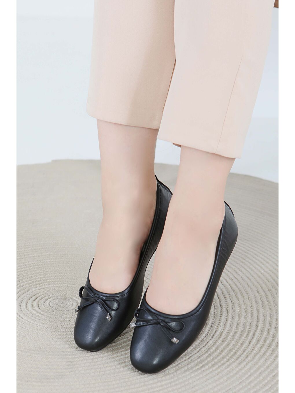 Kadın Siyah Fiyonklu Babet - 27476-2