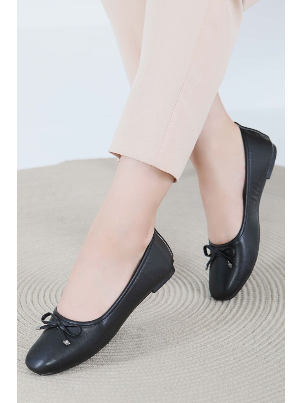 Kadın Siyah Fiyonklu Babet - 27476-3