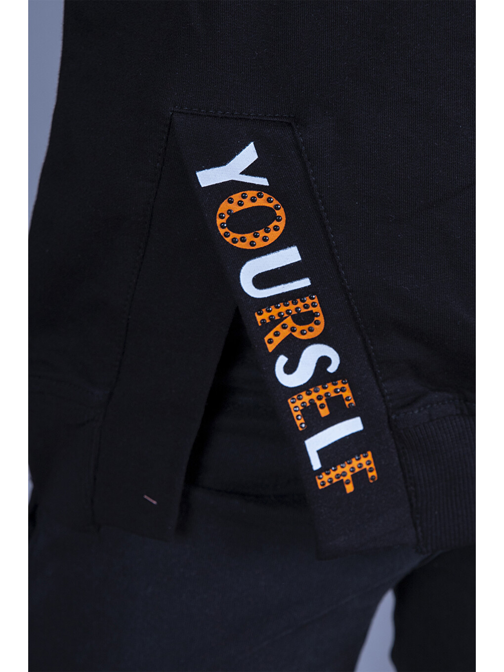 Siyah Kız Çocuk Kapüşonlu Yırtmaç Detaylı Baskılı Sweatshirt-2