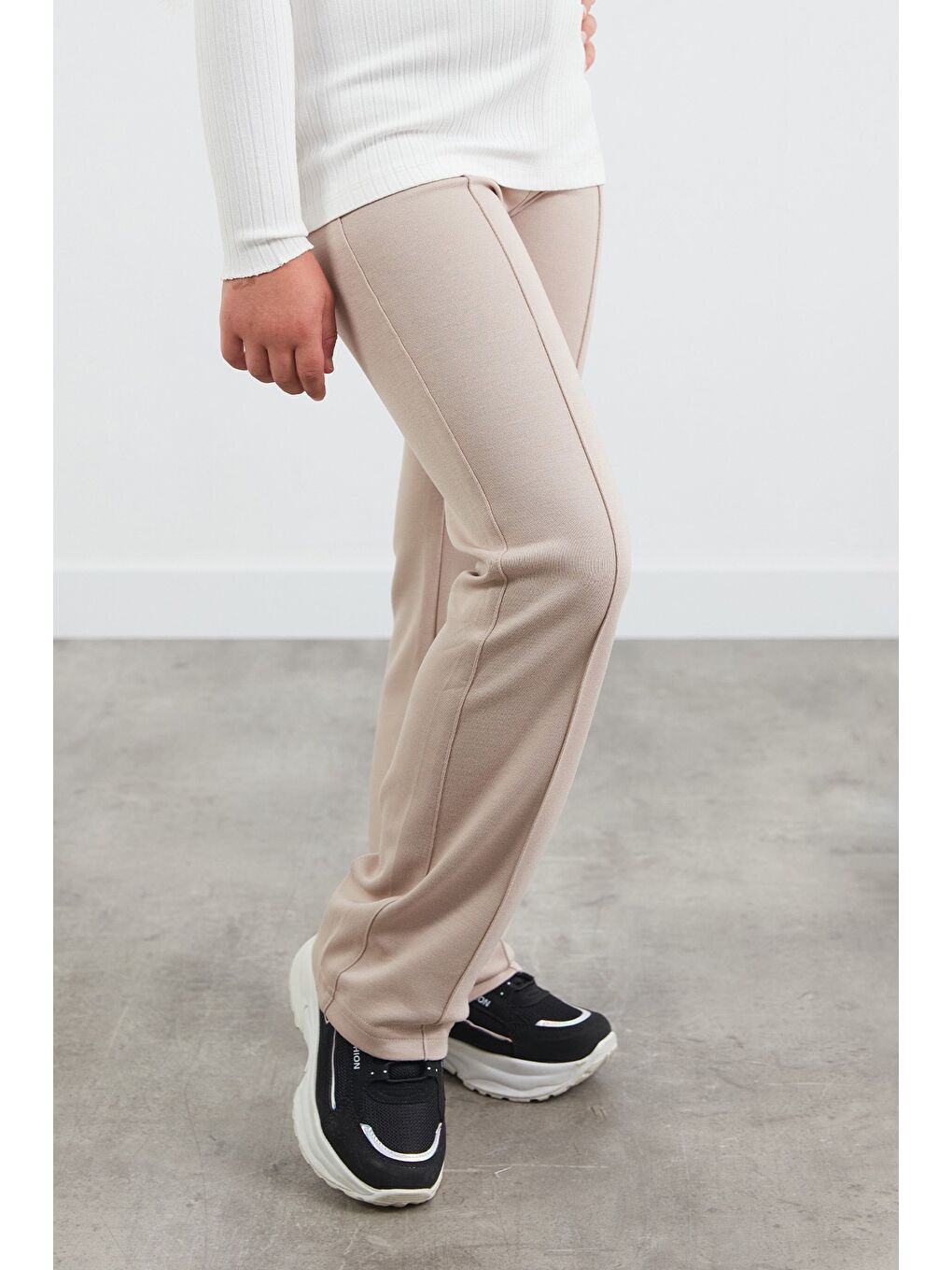 Bej Düğmeli Çimalı Flare Kız Çocuk Pantolon-1