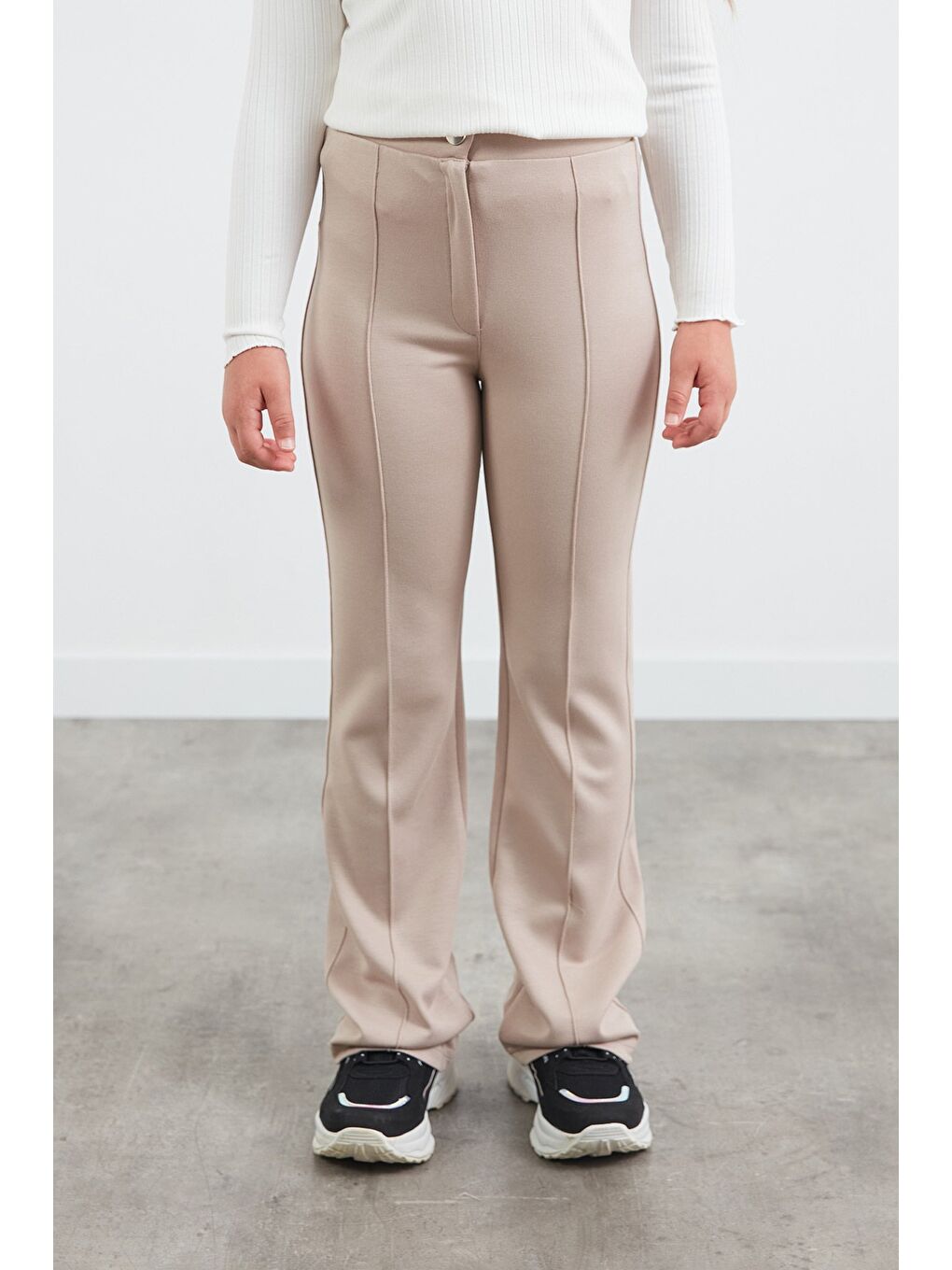 Bej Düğmeli Çimalı Flare Kız Çocuk Pantolon-4