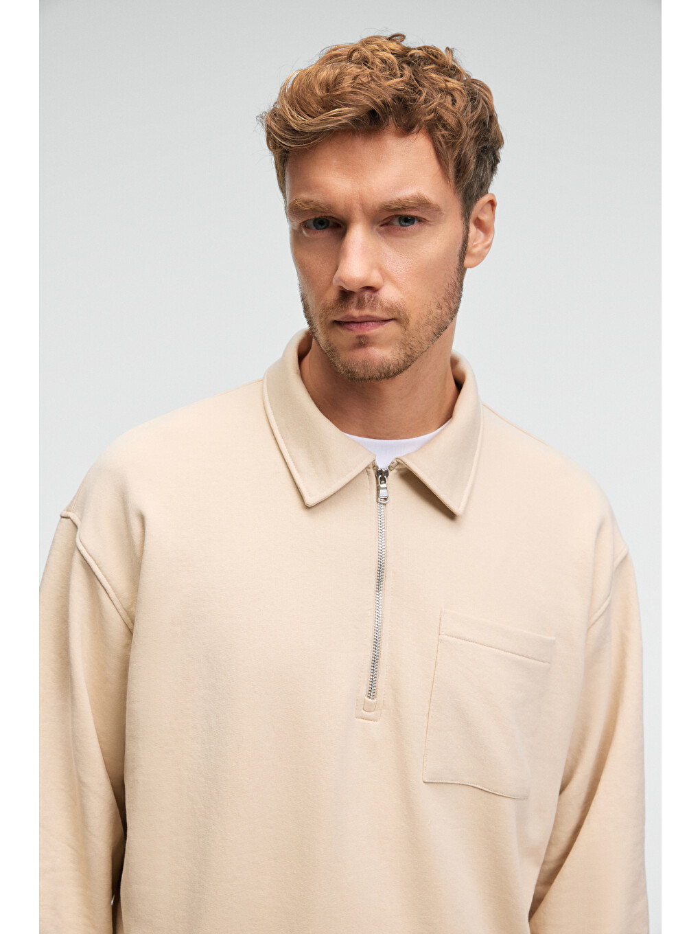 August Erkek %100 Pamuk Yarım Fermuarlı Yakalı Cepli Süs Etiketli Bej Sweatshirt-3