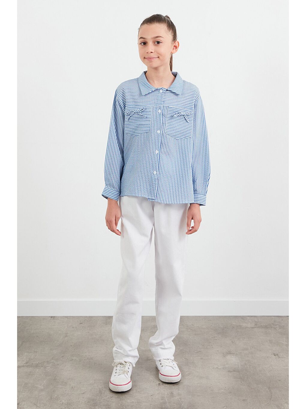Mavi Çizgili Fiyonk Detaylı Kız Çocuk Gömlek-1