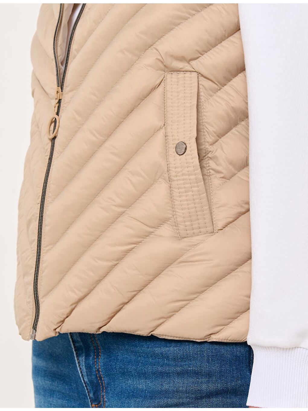 Bej Kapüşonlu Fermuarlı Cepli Şişme Yelek Mont-5