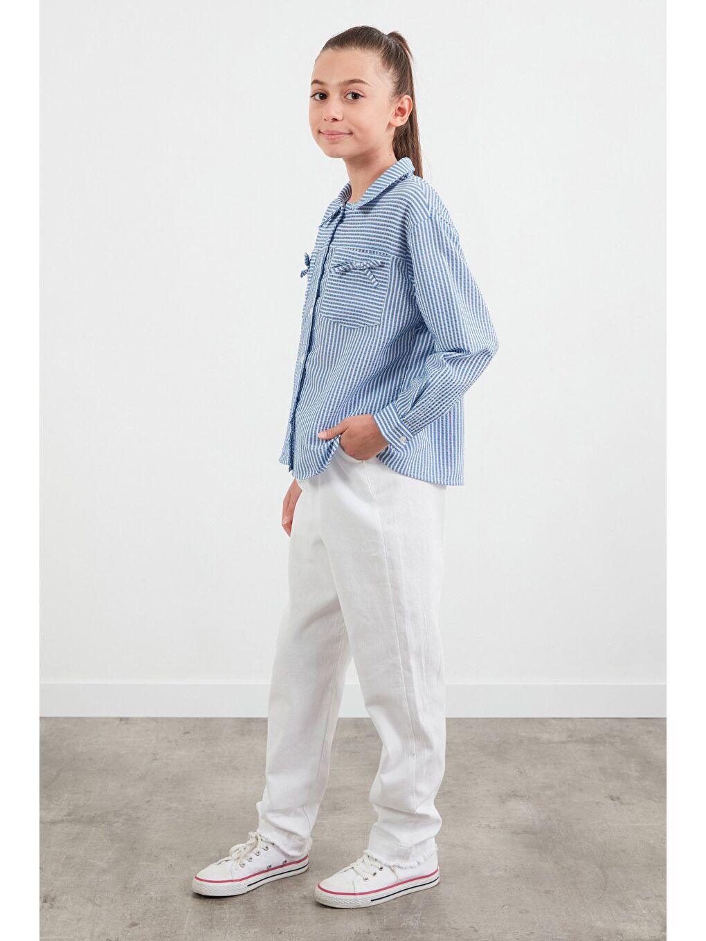 Mavi Çizgili Fiyonk Detaylı Kız Çocuk Gömlek-3