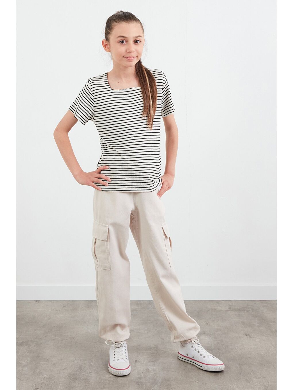 Siyah Çizgili Kare Yaka Kız Çocuk Body-1