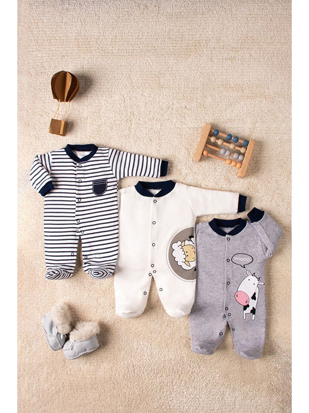 Beyaz Bebek 3'lü Tulum Set Kuzu İnek Desenli Set