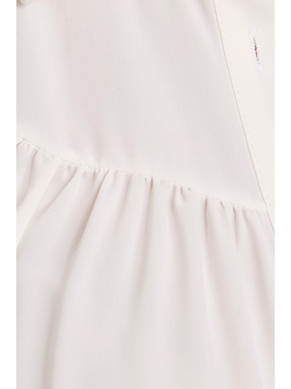 Kadın Standart Fit Normal Kesim Piliseli Sivri Yaka Beyaz Gömlek-5